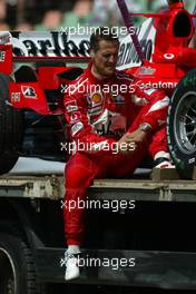 29.07.2005 Hungaroring, Hungary, Michael Schumacher, GER, Ferrari stopped on the track - July, Formula 1 World Championship, Rd 13, Hungarian Grand Prix, Budapest, Hungary, HUN