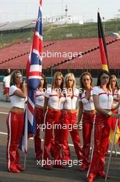 29.07.2005 Hungaroring, Hungary, Grid girls practice on the track - July, Formula 1 World Championship, Rd 13, Hungarian Grand Prix, Budapest, Hungary, HUN