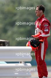 29.07.2005 Hungaroring, Hungary, Michael Schumacher, GER, Ferrari stopped on track - July, Formula 1 World Championship, Rd 13, Hungarian Grand Prix, Budapest, Hungary, HUN, Practice
