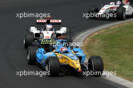 31.07.2005 Hungaroring, Hungary, Fernando Alonso (ESP), Mild Seven Renault F1 R25, with a broken front wing after the first corner incidents - July, Formula 1 World Championship, Rd 13, Hungarian Grand Prix, Budapest, Hungary, HUN, Race