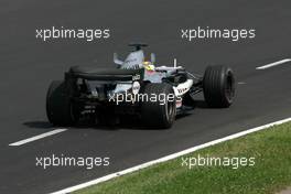 31.07.2005 Hungaroring, Hungary, Juan-Pablo Montoya (COL), West McLaren Mercedes MP4-20, retiring from the lead of the race with technical problems - July, Formula 1 World Championship, Rd 13, Hungarian Grand Prix, Budapest, Hungary, HUN, Race