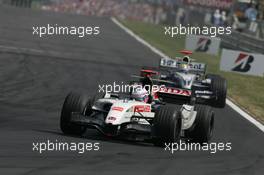 31.07.2005 Hungaroring, Hungary, Jenson Button, GBR, Lucky Strike BAR Honda 007, Action, Track - July, Formula 1 World Championship, Rd 13, Hungarian Grand Prix, Budapest, Hungary, HUN, Race
