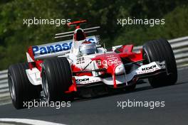 30.07.2005 Hungaroring, Hungary, Jarno Trulli (ITA), Panasonic Toyota Racing TF105 - July, Formula 1 World Championship, Rd 13, Hungarian Grand Prix, Budapest, Hungary, HUN, Practice