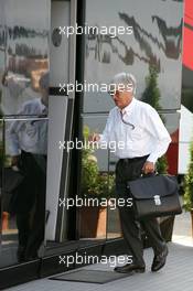 30.07.2005 Hungaroring, Hungary, Bernie Ecclestone, GBR walks onto his motorhome - July, Formula 1 World Championship, Rd 13, Hungarian Grand Prix, Budapest, Hungary, HUN