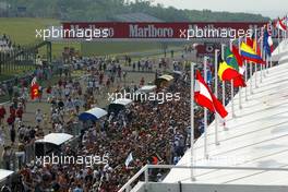 28.07.2005 Hungaroring, Hungary, Pitlane filled with people during the pitwalk - July, Formula 1 World Championship, Rd 13, Hungarian Grand Prix, Budapest, Hungary, HUN