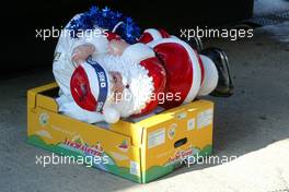 16.12.2005 Jerez, Spain,  Father Christmas is packed away for another year - Formula One Testing, Jerez de la Frontera