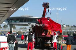 13.12.2005 Jerez, Spain,  Franck Perera (FRA), Toyota Racing, car is brought back to the pits after stopping on circuit - Formula One Testing, Jerez de la Frontera