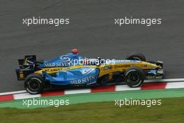 07.10.2005 Suzuka, Japan,  Fernando Alonso, ESP, Mild Seven Renault F1 Team, R25, Action, Track - October, Formula 1 World Championship, Rd 18, Japanese Grand Prix, Friday Practice
