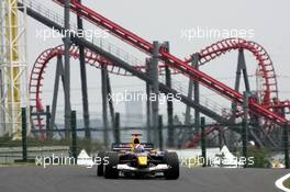07.10.2005 Suzuka, Japan,  David Coulthard, GBR, Red Bull Racing, RB1, Action, Track - October, Formula 1 World Championship, Rd 18, Japanese Grand Prix, Friday Practice