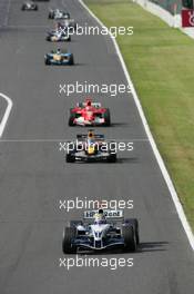 09.10.2005 Suzuka, Japan,  Mark Webber, AUS, BMW WilliamsF1 Team, FW27, Action, Track leads Christian Klien, AUT, Red Bull Racing, RB1, Action, Track - October, Formula 1 World Championship, Rd 18, Japanese Grand Prix, Sunday Race