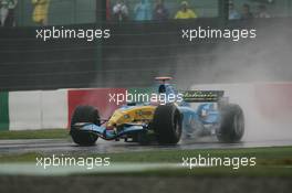 08.10.2005 Suzuka, Japan,  Fernando Alonso, ESP, Mild Seven Renault F1 Team, R25, Action, Track - October, Formula 1 World Championship, Rd 18, Japanese Grand Prix, Saturday Practice