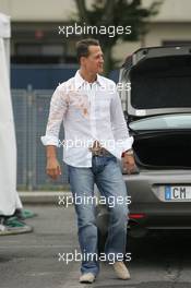 26.08.2005 Monza, Italy, Michael Schumacher, GER, Ferrari, arriving at the circuit - August, F1 testing, Autodromo Nazionale Monza, Italy