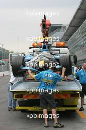 26.08.2005 Monza, Italy, Giancarlo Fisichella, ITA, Mild Seven Renault F1 Team, car returns on a car transporter - August, F1 testing, Autodromo Nazionale Monza, Italy