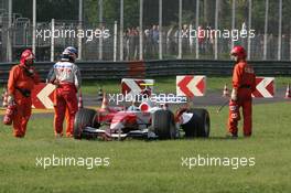 24.08.2005 Monza, Italy, Olivier Panis, FRA, Test Driver, Panasonic Toyota Racing, spinning off track  - August, F1 testing, Autodromo Nazionale Monza, Italy
