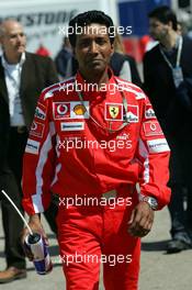 22.04.2005 Imola, San Marino, Balbir Singh (Pysio of Michael Schumacher) - April, Formula 1 World Championship, Rd 4, San Marino Grand Prix, RSM