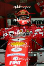 22.04.2005 Imola, San Marino, Michael Schumacher, GER, Scuderia Ferrari Marlboro, F2005, Pitlane, Box, Garage - April, Formula 1 World Championship, Rd 4, San Marino Grand Prix, RSM, practice