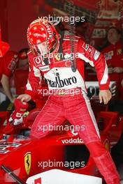 22.04.2005 Imola, San Marino, Michael Schumacher, GER, Scuderia Ferrari Marlboro, F2005, Pitlane, Box, Garage - April, Formula 1 World Championship, Rd 4, San Marino Grand Prix, RSM, practice