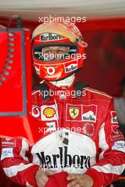 22.04.2005 Imola, San Marino, Michael Schumacher, GER, Scuderia Ferrari Marlboro, F2005, Pitlane, Box, Garage - April, Formula 1 World Championship, Rd 4, San Marino Grand Prix, RSM, practice