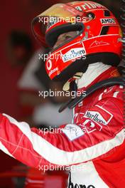 22.04.2005 Imola, San Marino, Michael Schumacher, GER, Scuderia Ferrari Marlboro, F2005, Pitlane, Box, Garage - April, Formula 1 World Championship, Rd 4, San Marino Grand Prix, RSM, practice