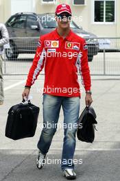 21.04.2005 Imola, San Marino, Arrival of Michael Schumacher, GER, Ferrari - Thursday, April, Formula 1 World Championship, Rd 4, San Marino Grand Prix, RSM