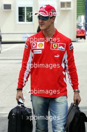 21.04.2005 Imola, San Marino, Arrival of Michael Schumacher, GER, Ferrari - Thursday, April, Formula 1 World Championship, Rd 4, San Marino Grand Prix, RSM