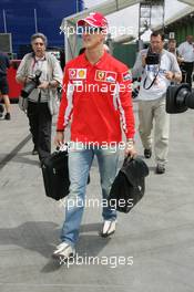 21.04.2005 Imola, San Marino, Arrival of Michael Schumacher, GER, Ferrari - Thursday, April, Formula 1 World Championship, Rd 4, San Marino Grand Prix, RSM