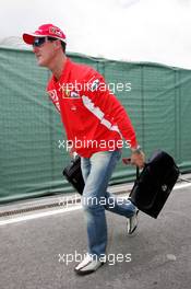 21.04.2005 Imola, San Marino, Arrival of Michael Schumacher, GER, Ferrari - Thursday, April, Formula 1 World Championship, Rd 4, San Marino Grand Prix, RSM