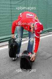 21.04.2005 Imola, San Marino, Arrival of Michael Schumacher, GER, Ferrari - Thursday, April, Formula 1 World Championship, Rd 4, San Marino Grand Prix, RSM