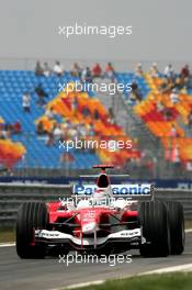 19.08.2005 Istanbul, Turkey, Jarno Trulli, ITA, Toyota, Panasonic Toyota Racing, TF105, Action, Track - August, Formula 1 World Championship, Rd 14, Turkish Grand Prix, Istanbul Park, Turkey, Practice