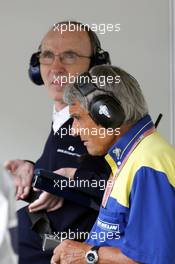 19.08.2005 Istanbul, Turkey, Frank Williams, GBR, Sir, WilliamsF1, Teamchief, Managing Director, Team Principal with Pierre Dupasquier, FRA, Michelin, Chief - August, Formula 1 World Championship, Rd 14, Turkish Grand Prix, Istanbul Park, Turkey, Practice