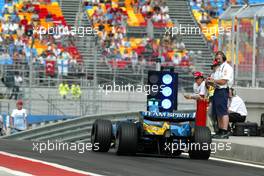 19.08.2005 Istanbul, Turkey, Fernando Alonso, ESP, Renault F1 Team - August, Formula 1 World Championship, Rd 14, Turkish Grand Prix, Istanbul Park, Turkey, Practice