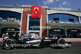 20.08.2005 Istanbul, Turkey, Kimi Raikkonen, FIN, Räikkönen, West McLaren Mercedes, PP4-20, Action, Track - August, Formula 1 World Championship, Rd 14, Turkish Grand Prix, Istanbul Park, Turkey, Practice
