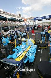 21.08.2005 Istanbul, Turkey, Giancarlo Fisichella, ITA, Mild Seven Renault F1 Team - August, Formula 1 World Championship, Rd 14, Turkish Grand Prix, Istanbul Park, Turkey, Grid