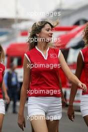 21.08.2005 Istanbul, Turkey, Grid Girls - August, Formula 1 World Championship, Rd 14, Turkish Grand Prix, Istanbul Park, Turkey