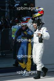 21.08.2005 Istanbul, Turkey, Fernando Alonso, ESP, Renault F1 Team and Juan-Pablo Montoya, COL, West McLaren Mercedes - August, Formula 1 World Championship, Rd 14, Turkish Grand Prix, Istanbul Park, Turkey