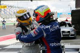 17.09.2005 Klettwitz, Germany,  Giedo van der Garde (NED), Team Rosberg, Dallara F305 Opel Spiess (2nd, right), congratulates Lewis Hamilton (GBR), ASM Formule 3, Dallara F305 Mercedes (1st, left), with his victory - F3 Euro Series 2005 at Lausitzring