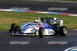 17.09.2005 Klettwitz, Germany,  Giedo van der Garde (NED), Team Rosberg, Dallara F305 Opel Spiess, side-by-side with Lewis Hamilton (GBR), ASM Formule 3, Dallara F305 Mercedes, fighting for the lead of the race - F3 Euro Series 2005 at Lausitzring