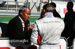 18.09.2005 Klettwitz, Germany,  Race winner Lewis Hamilton (GBR), ASM Formule 3, Dallara F305 Mercedes, being congratulated by his father - F3 Euro Series 2005 at Lausitzring