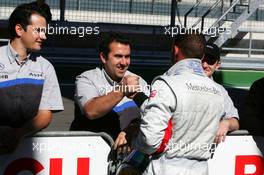 18.09.2005 Klettwitz, Germany,  Lewis Hamilton (GBR), ASM Formule 3, Dallara F305 Mercedes, being congratulated by his team - F3 Euro Series 2005 at Lausitzring