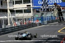 20.05.2005 Monte Carlo, Monaco,  Lewis Hamilton (GBR), ASM Formule 3, Dallara F305 Mercedes, crossing the finish line to win the first race on Friday afternoon - F3 Euro Series 2005 at Monte Carlo, Monaco