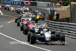 21.05.2005 Monte Carlo, Monaco,  Start of the race, with Lewis Hamilton (GBR), ASM Formule 3, Dallara F305 Mercedes, leading - F3 Euro Series 2005 at Monte Carlo, Monaco