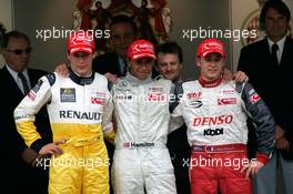 21.05.2005 Monte Carlo, Monaco,  Podium, Lewis Hamilton (GBR), ASM Formule 3, Dallara F305 Mercedes (1st,  center), Loic Duval (FRA), Signature Plus, Dallara F305 Opel Spiess (2nd, left) and Franck Perera (FRA), Prema Powerteam, Dallara F305 Opel Spiess (3rd, right) - F3 Euro Series 2005 at Monte Carlo, Monaco