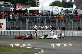 07.08.2005 Nürburg, Germany,  Crash at the 2nd corner with James Rossiter (GBR), Signature-Plus, Dallara F305 Opel Spiess (left) and Maximilian Götz (GER), HBR Motorsport, Dallara F305 Opel Spiess (right) - F3 Euro Series 2005 at Nürburgring