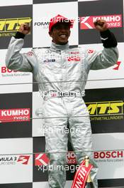 07.08.2005 Nürburg, Germany,  Podium, a happy Lewis Hamilton (GBR), ASM Formule 3, Dallara F305 Mercedes (1st) - F3 Euro Series 2005 at Nürburgring