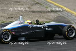 16.07.2005 Nürnberg, Germany,  Race winner Lewis Hamilton (GBR), ASM Formule 3, Dallara F305 Mercedes, waving to the fans - F3 Euro Series 2005 at Norisring