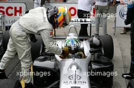 25.06.2005 Oschersleben, Germany,  Lewis Hamilton (GBR), ASM Formule 3, Dallara F305 Mercedes (3rd, left), congratulates Lucas di Grassi (BRA), Manor Motorsport, Dallara F305 Mercedes (1st, right), with his first victory - F3 Euro Series 2005 at Motopark Oschersleben