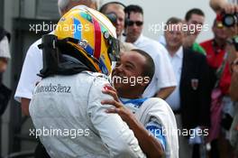 28.08.2005 Zandvoort, The Netherlands,  Lewis Hamilton (GBR), ASM Formule 3, Dallara F305 Mercedes, secured the 2005 championship by winning the race, here being congratulated by his younger brother - F3 Euro Series 2005 at Circuit Park Zandvoort