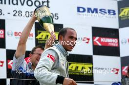 28.08.2005 Zandvoort, The Netherlands,  Podium, Lewis Hamilton (GBR), ASM Formule 3, Dallara F305 Mercedes (1st), secured the 2005 championship by winning the race, getting a champaign shower - F3 Euro Series 2005 at Circuit Park Zandvoort