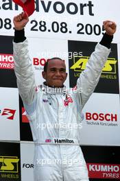 28.08.2005 Zandvoort, The Netherlands,  Podium, Lewis Hamilton (GBR), ASM Formule 3, Dallara F305 Mercedes (1st), secured the 2005 championship by winning the race - F3 Euro Series 2005 at Circuit Park Zandvoort