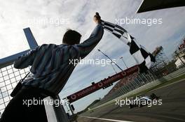 28.08.2005 Zandvoort, The Netherlands,  Lewis Hamilton (GBR), ASM Formule 3, Dallara F305 Mercedes, takes the chequered flag - F3 Euro Series 2005 at Circuit Park Zandvoort